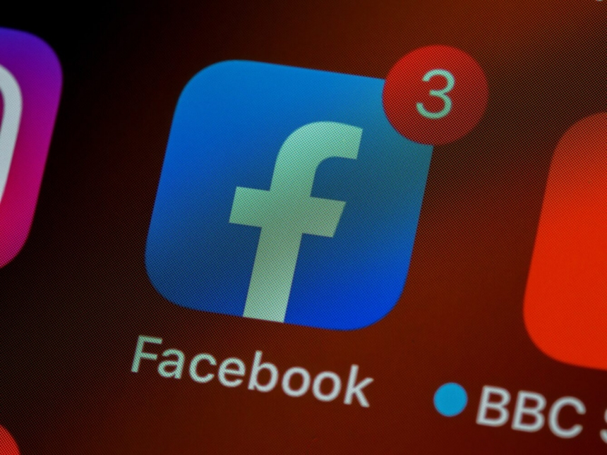У роботі Facebook та Instagram стався глобальний збій