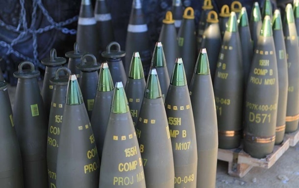 Чехія зібрала гроші на 300 тисяч снарядів для України