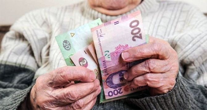 Части пенсионеров с 1 апреля повысят пенсии: кто в перечне и сколько будут получать