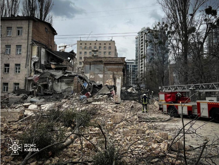 Удар баллистикой по Киеву: количество пострадавших возросло до девяти