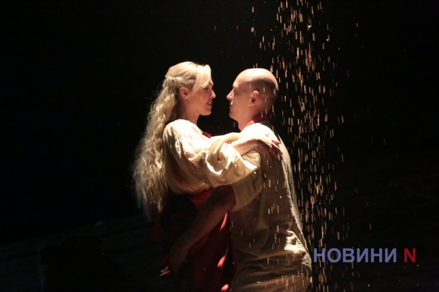 «Катерина»: на сцене николаевского театра состоялся премьерный показ пластической драмы по мотивам поэмы великого Кобзаря (фоторепортаж)