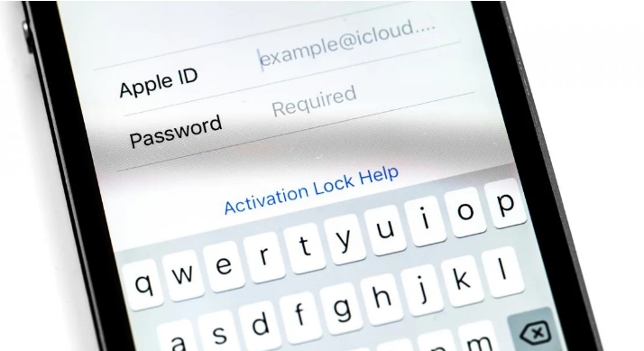 "Взлом iPhone": Apple предупредила пользователей о шпионской атаке