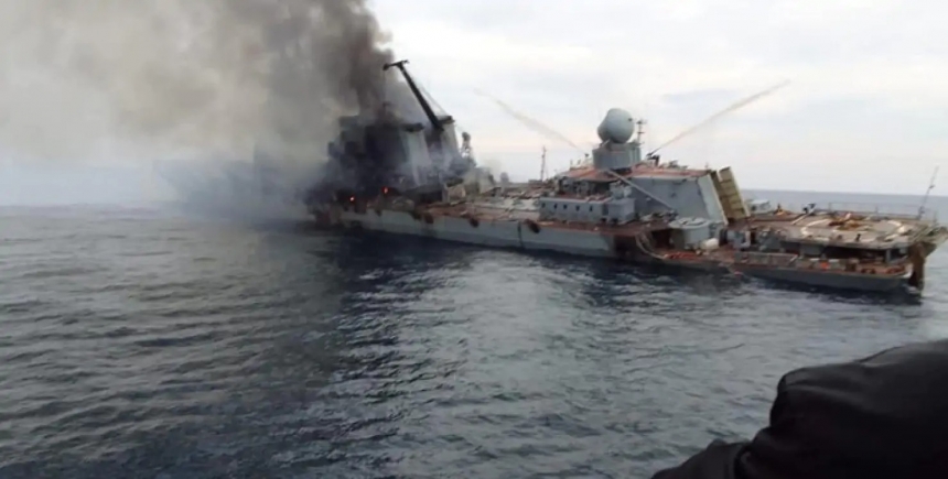  В Севастополе без огласки открыли памятник морякам крейсера «Москва»