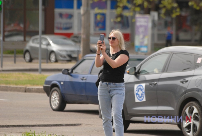 У Миколаєві на місяць раніше зацвіла сакура (фоторепортаж)