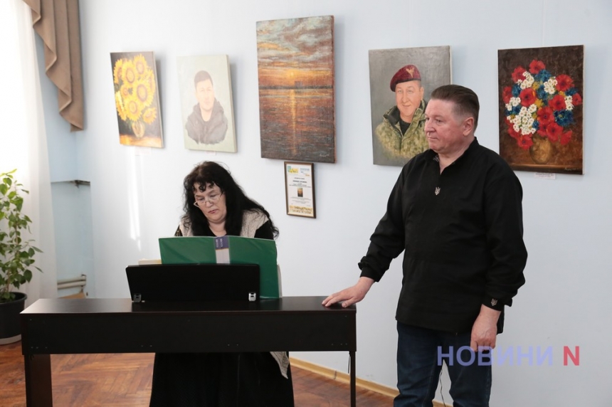 Апрельский вернисаж: в Николаеве открылась выставка Александры Березовенко (фоторепортаж)