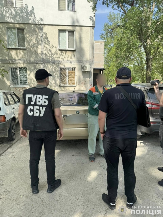 Работник предприятия в Вознесенском районе пытался дать взятку правоохранителю