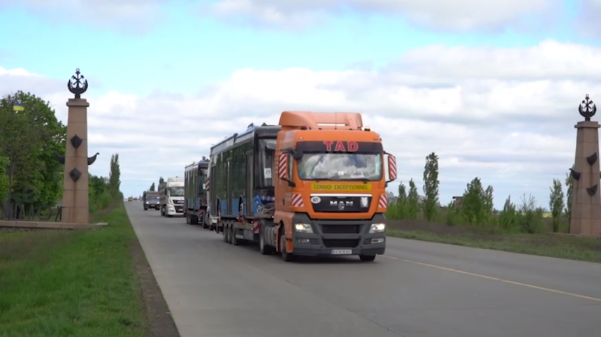 Автономний хід до 20 км: Миколаїв отримав три нові тролейбуси (відео)