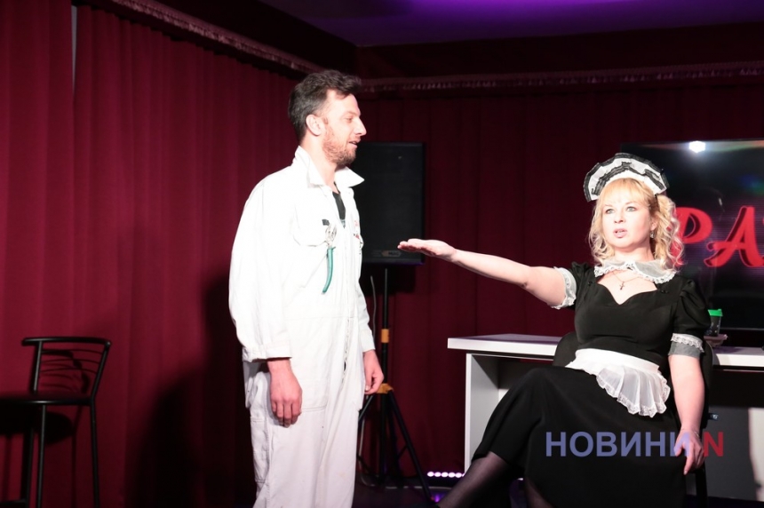  «РАДИОточка»: в николаевском театре показали новый квартирник (фоторепортаж)