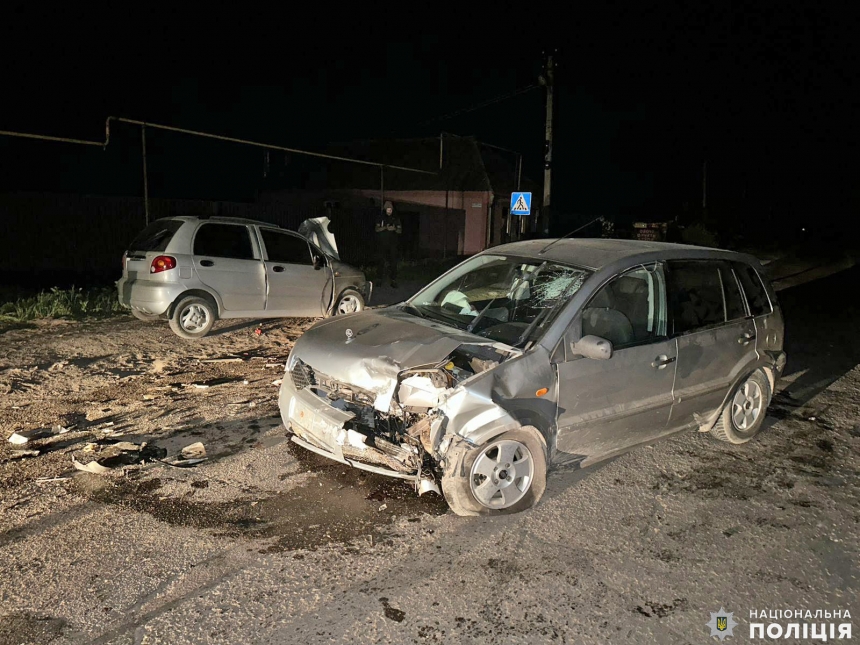 В Николаеве столкнулись «Форд» и «ДЭУ»: оба водителя и три пассажира в больнице