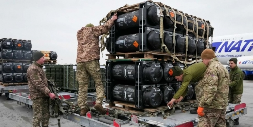 Украина уже получает вооружение из нового пакета помощи от США, - Белый дом