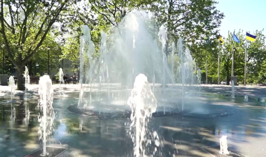 В Николаеве запустили городские фонтаны (видео)