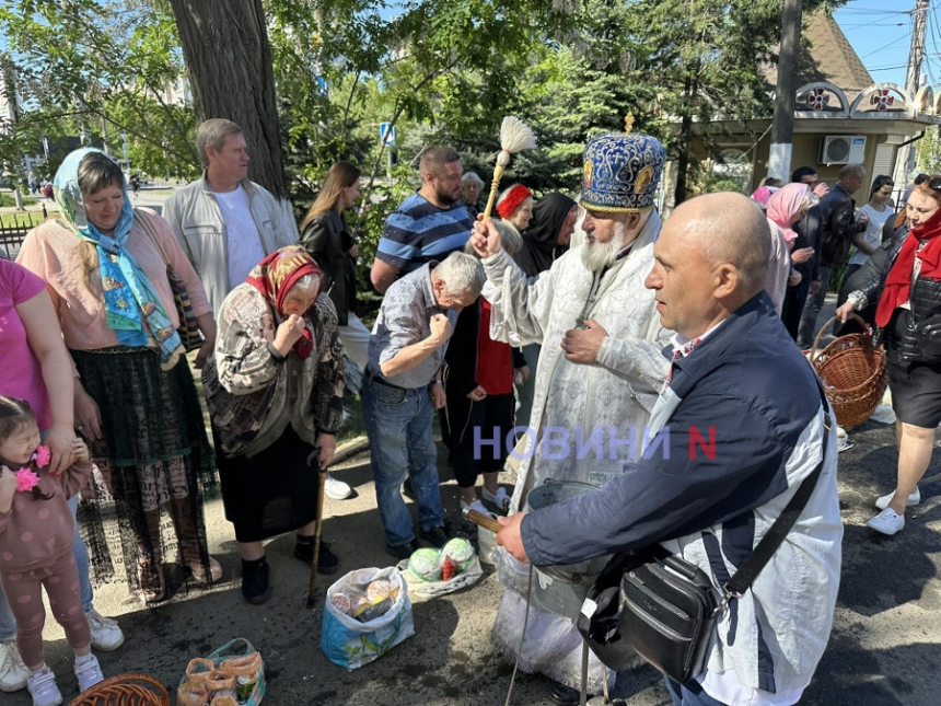 Пасха в Николаеве: горожане массово идут в церковь (фото, видео)