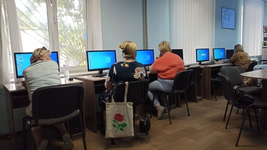 У Миколаєві розпочався навчальний курс з комп\ У Миколаєві розпочався навчальний курс з комп\
