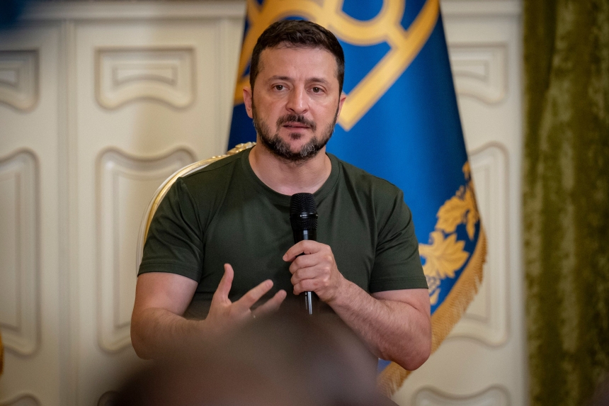 Зеленский ответил на предложение Путина о трехдневном перемирии на 9 мая Зеленский ответил на предложение Путина о трехдневном перемирии на 9 мая