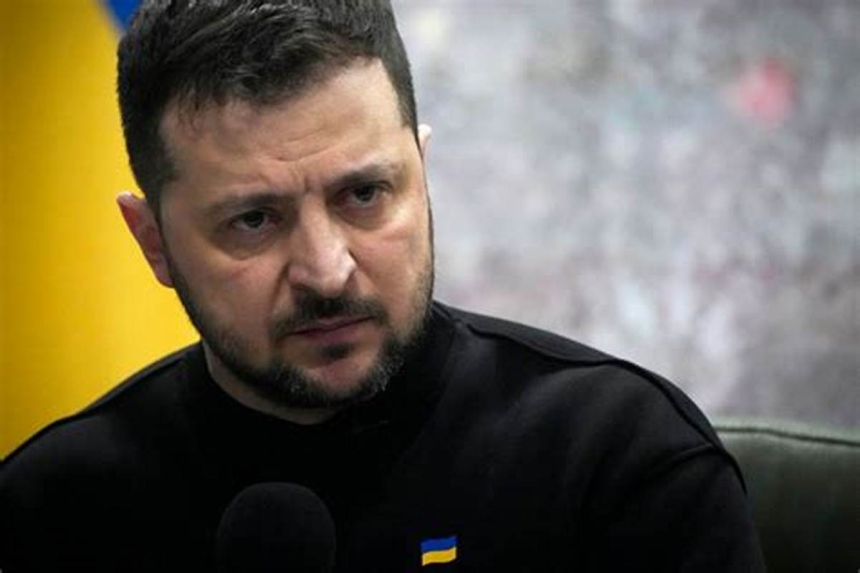 Россия может устроить провокации и обвинить в этом Украину, - Зеленский Россия может устроить провокации и обвинить в этом Украину, - Зеленский