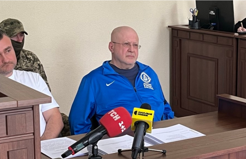Коломойський лисий і без бороди з'явився у суді (фото) Коломойський лисий і без бороди з'явився у суді (фото)