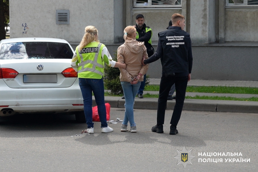 В Сумах женщина пыталась продать своего ребенка за 30 тысяч долларов В Сумах женщина пыталась продать своего ребенка за 30 тысяч долларов