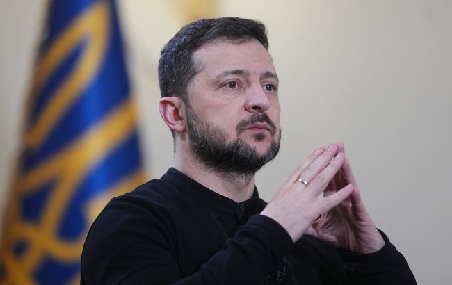 Зеленский готов встретиться с Папой Римским в воскресенье Зеленский готов встретиться с Папой Римским в воскресенье