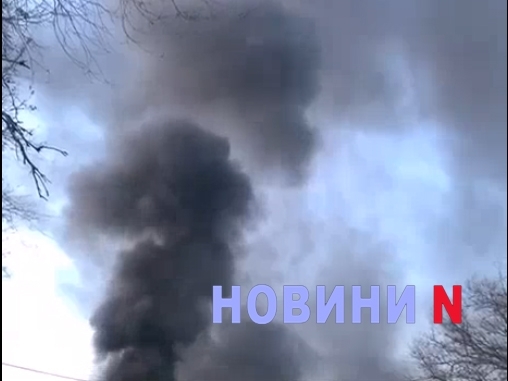 У Миколаєві росіяни атакували склади з госптоварами: екологи порахували збитки У Миколаєві росіяни атакували склади з госптоварами: екологи порахували збитки