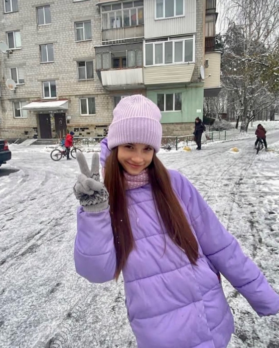 После удара током на крыше поезда умерла 14-летняя девочка После удара током на крыше поезда умерла 14-летняя девочка