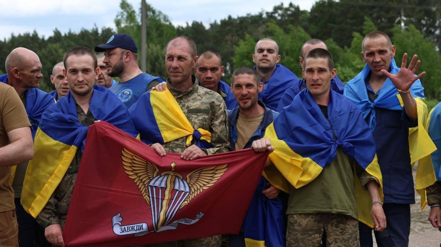 Другий день обміну: повернули 27 захисників Маріуполя, з деяких частин - звільнили вперше Другий день обміну: повернули 27 захисників Маріуполя, з деяких частин - звільнили вперше