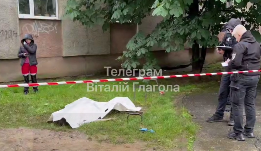 Не сдал НМТ: в Ужгороде студент выпрыгнул из окна после прохождения теста Не сдал НМТ: в Ужгороде студент выпрыгнул из окна после прохождения теста