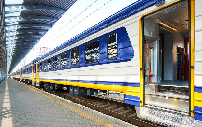 Аварія на залізниці у Карпатах: УЗ достроково завершила ремонт Аварія на залізниці у Карпатах: УЗ достроково завершила ремонт