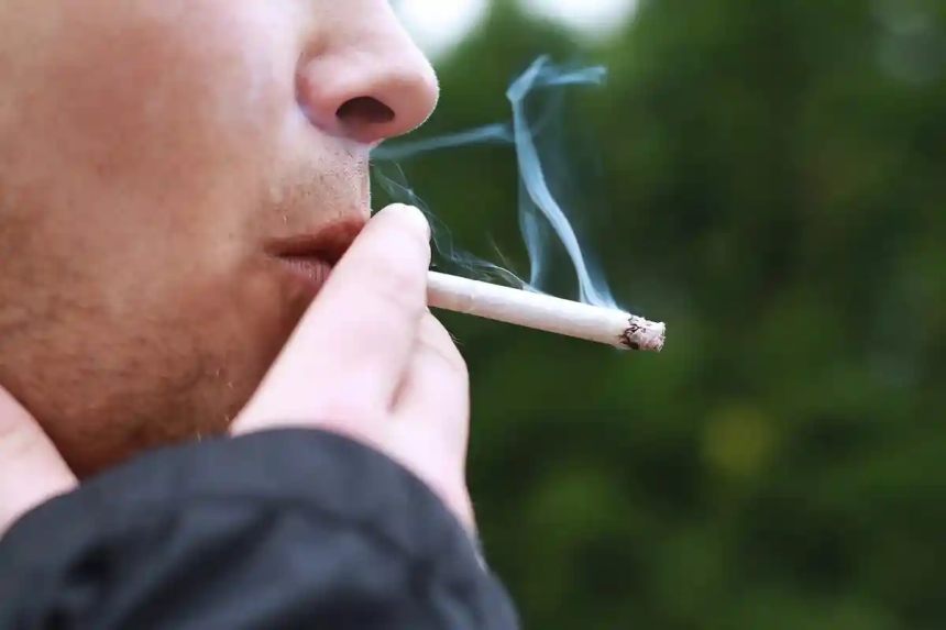 У Дніпрі чоловік побив сусіда за куріння на балконі: суд виніс вирок У Дніпрі чоловік побив сусіда за куріння на балконі: суд виніс вирок