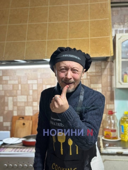 В поселковом Доме культуры под Николаевом снимают собственное кулинарное шоу «Накаляпуцяли» В поселковом Доме культуры под Николаевом снимают собственное кулинарное шоу «Накаляпуцяли»