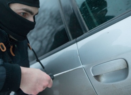 У Миколаєві п'яний чоловік підозрюється у викраденні автомобіля У Миколаєві п'яний чоловік підозрюється у викраденні автомобіля