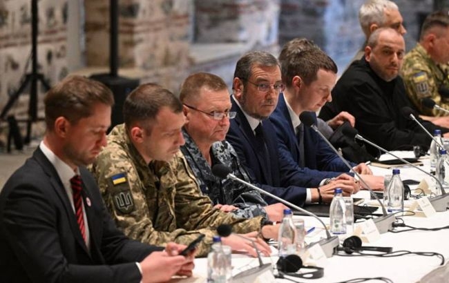 Переговори України та РФ: ЗМІ дізналися час та місце зустрічі у Стамбулі Переговори України та РФ: ЗМІ дізналися час та місце зустрічі у Стамбулі