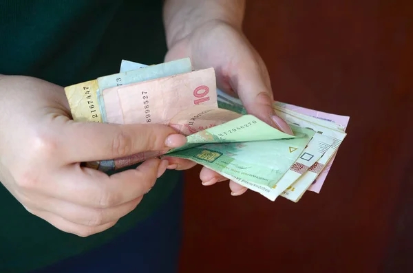Середня зарплата в Україні зросла на 24% Середня зарплата в Україні зросла на 24%