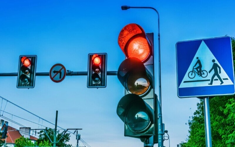 Невдовзі камери почнуть автоматично фіксувати проїзд на червоне світло Невдовзі камери почнуть автоматично фіксувати проїзд на червоне світло