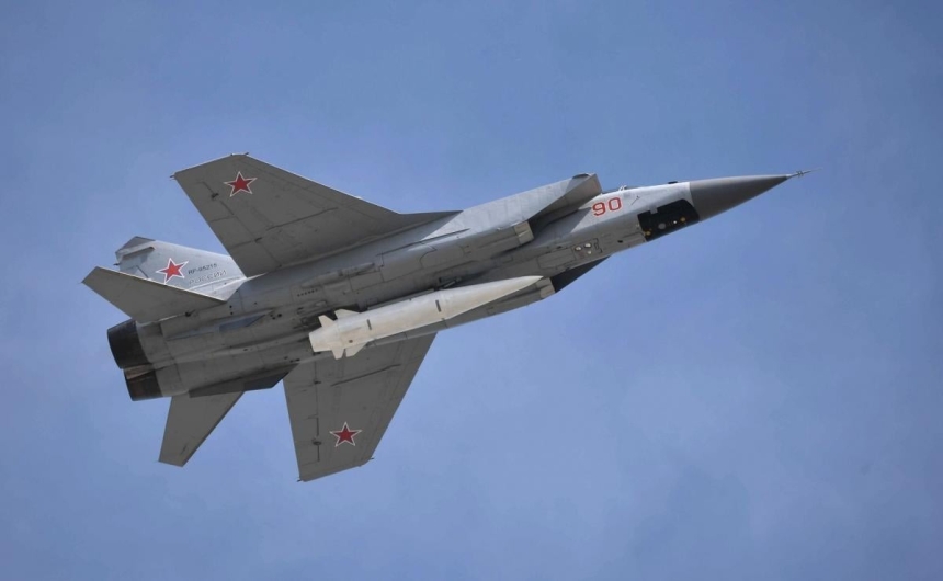 ВСУ ударили по аэродрому Саваслейка, поражен носитель «Кинжалов» МиГ-31 ВСУ ударили по аэродрому Саваслейка, поражен носитель «Кинжалов» МиГ-31