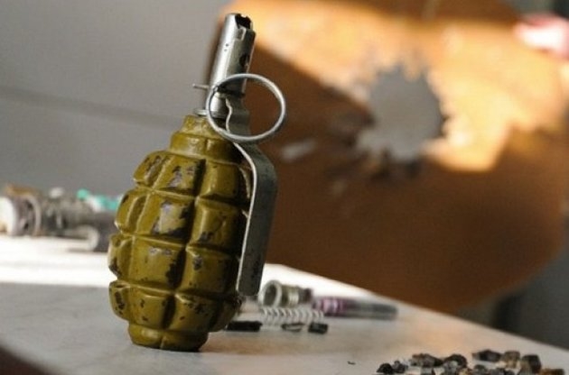 Вибух гранати на Миколаївщині: загинув чоловік, троє поранених Вибух гранати на Миколаївщині: загинув чоловік, троє поранених
