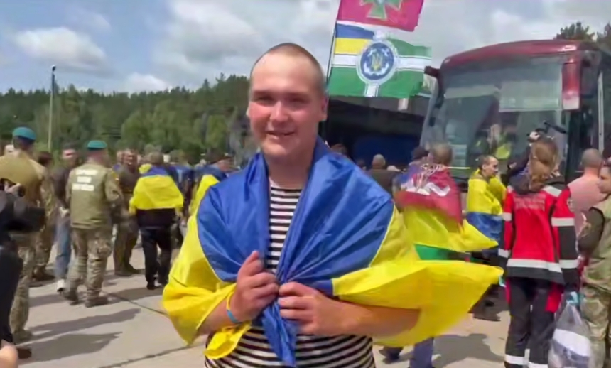 Жестокая демонстрация силы: россияне отрубили палец украинскому пленному Жестокая демонстрация силы: россияне отрубили палец украинскому пленному