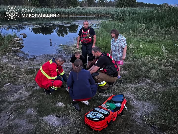 Пожарные спасли тонущего мужчину в Николаевской области, когда возвращались с вызова Пожарные спасли тонущего мужчину в Николаевской области, когда возвращались с вызова