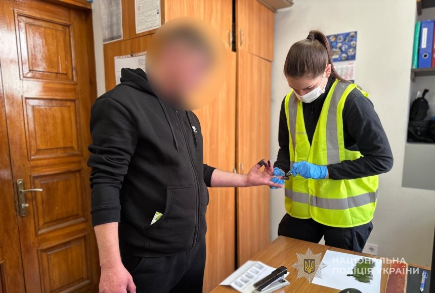 Поранив і пограбував військового в Одесі: нападник отримав вісім років Поранив і пограбував військового в Одесі: нападник отримав вісім років