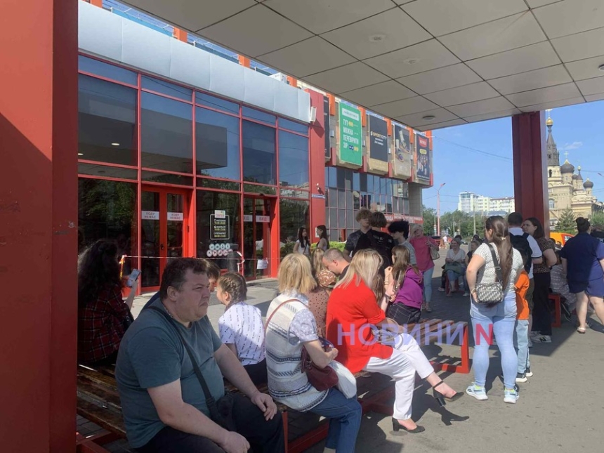 В Николаеве снова «заминировали» «Сити-Центр» В Николаеве снова «заминировали» «Сити-Центр»
