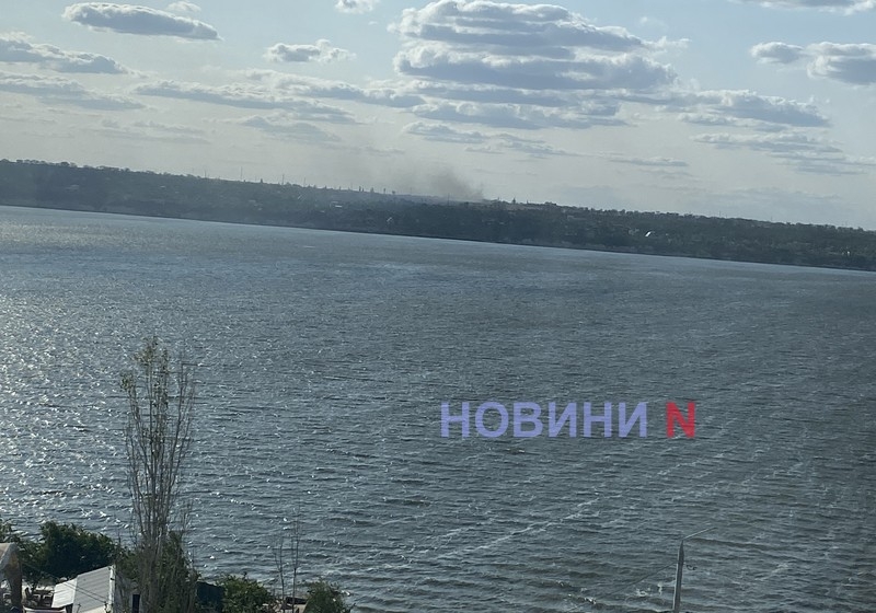 У Миколаєві побачили стовп диму: що горіло У Миколаєві побачили стовп диму: що горіло