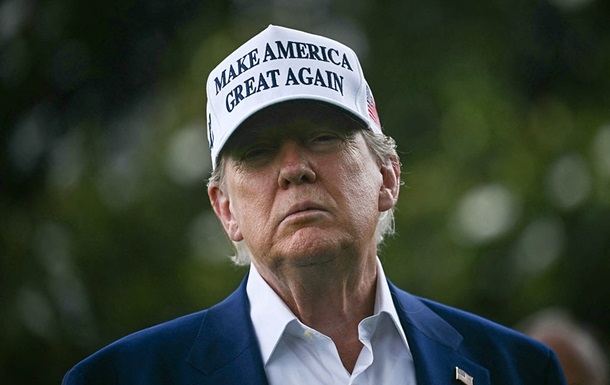 Трамп обвалил доллар до значений 2022 года Трамп обвалил доллар до значений 2022 года