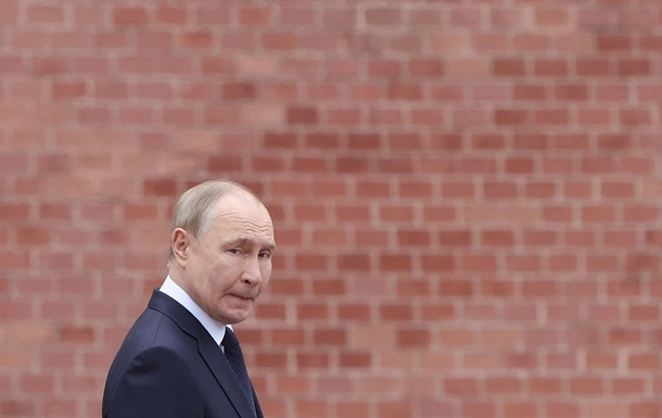Путин анонсировал сокращение военных расходов Путин анонсировал сокращение военных расходов