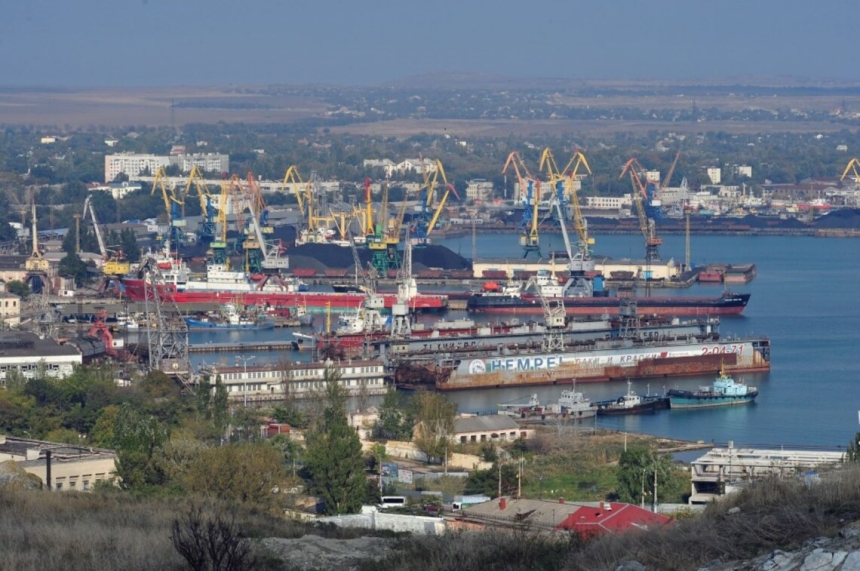 Оккупанты хотят построить порт и железную дорогу в Крыму с помощью Китая, – разведка Оккупанты хотят построить порт и железную дорогу в Крыму с помощью Китая, – разведка