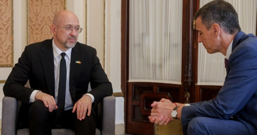 Шмигаль зустрівся з прем'єром Іспанії: говорили про співпрацю в сфері оборони Шмигаль зустрівся з прем'єром Іспанії: говорили про співпрацю в сфері оборони