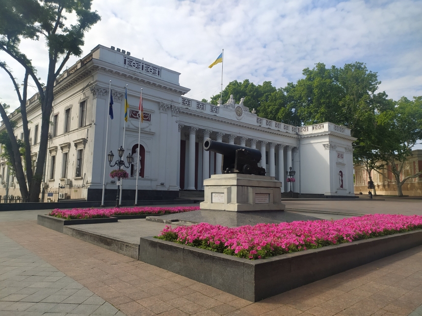 «До одеситів нам далеко»: краєзнавець вважає, що зі зносом гармати в Миколаєві влада перестаралася «До одеситів нам далеко»: краєзнавець вважає, що зі зносом гармати в Миколаєві влада перестаралася