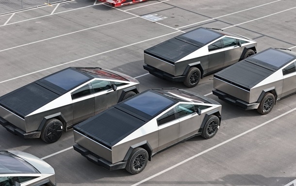 Продаж Tesla Cybertruck впав до п'яти тисяч за квартал Продаж Tesla Cybertruck впав до п'яти тисяч за квартал