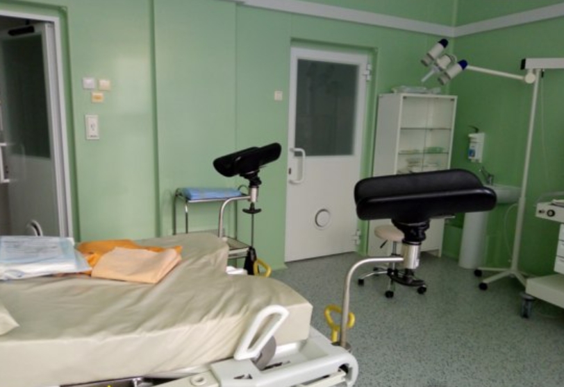 Акушерки подрались прямо в родзале львовской больницы: дело дошло до суда Акушерки подрались прямо в родзале львовской больницы: дело дошло до суда