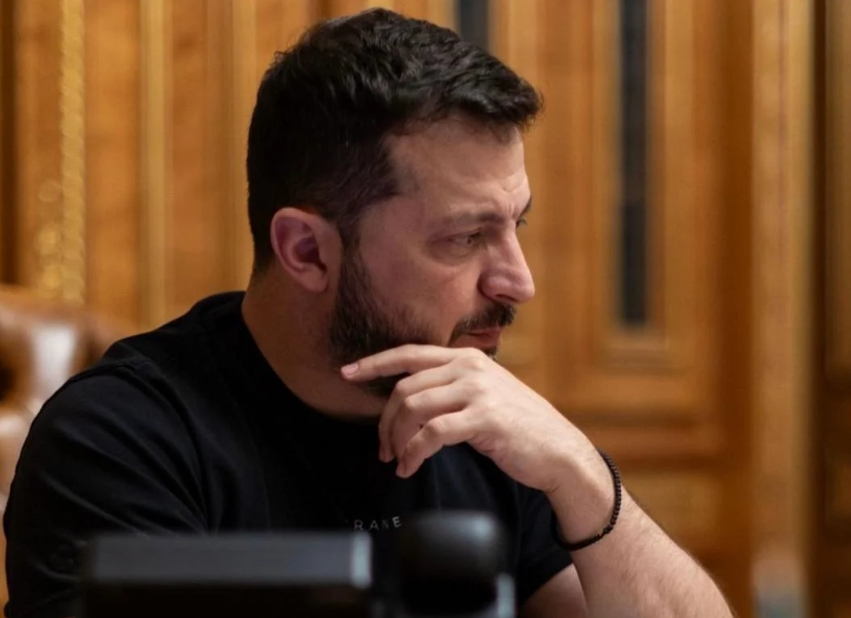 Зеленский подписал новый пакет санкций против России Зеленский подписал новый пакет санкций против России