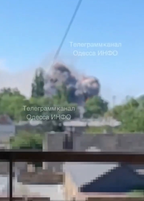 Появилось видео момента удара дрона по Одессе Появилось видео момента удара дрона по Одессе