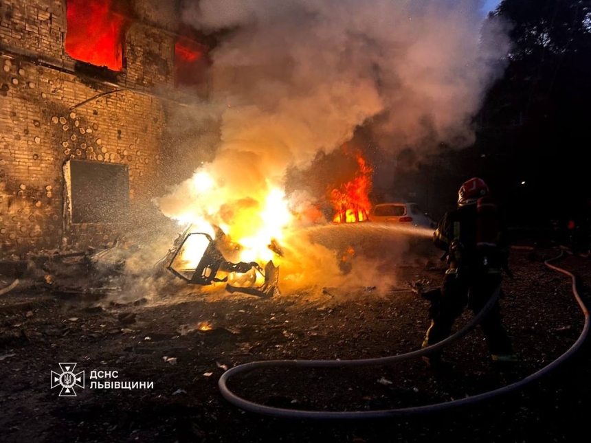 У Львові зросла кількість постраждалих після нічного обстрілу У Львові зросла кількість постраждалих після нічного обстрілу